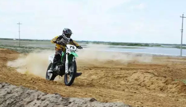 深夜乳液频道丶6樱花免费