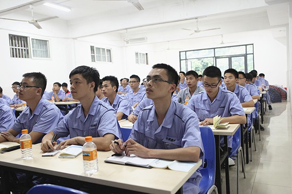 深夜乳液频道丶6樱花免费