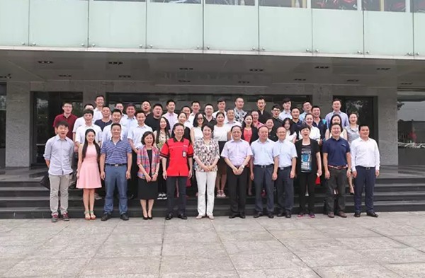 深夜乳液频道丶6樱花免费