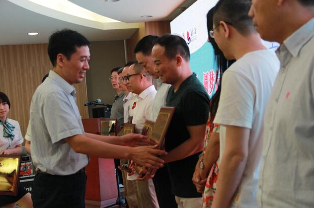 深夜乳液频道丶6樱花免费