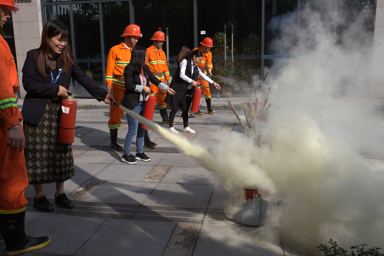 深夜乳液频道丶6樱花免费