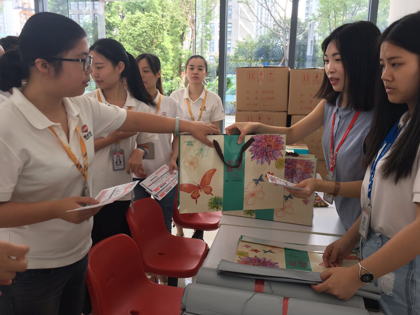 深夜乳液频道丶6樱花免费